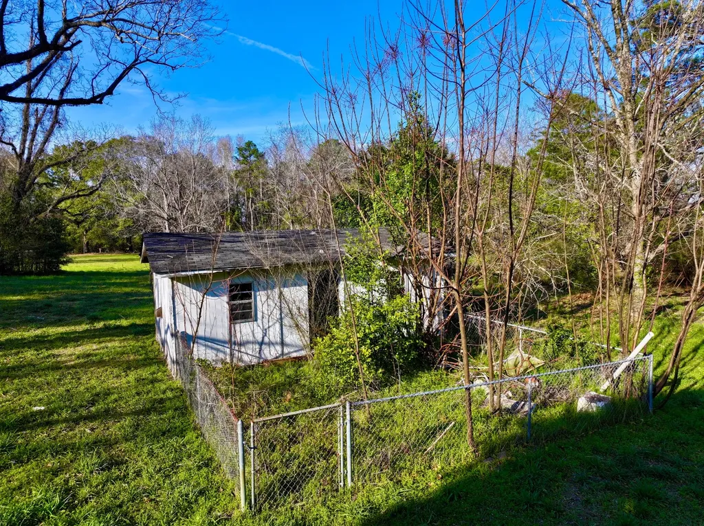 43 Sunrise Lane Grove Hill AL 36451