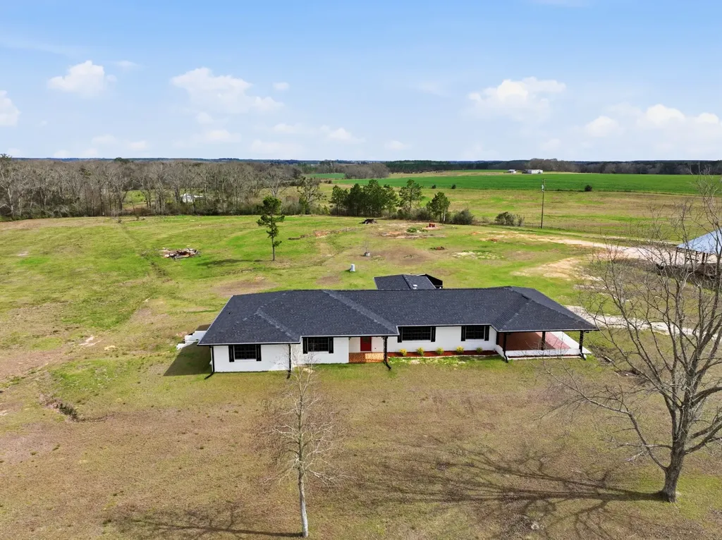 1244 County Road 625 Coffee Springs AL 36318