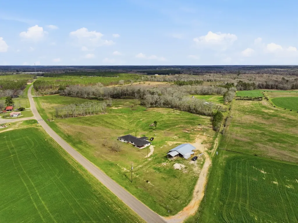 1244 County Road 625 Coffee Springs AL 36318