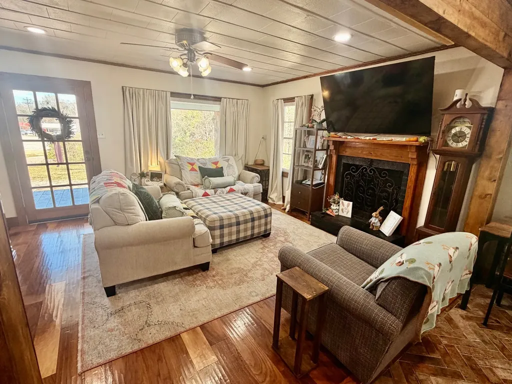 27 Irving Adams Drive Chatom AL 36518