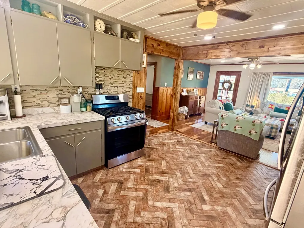 27 Irving Adams Drive Chatom AL 36518