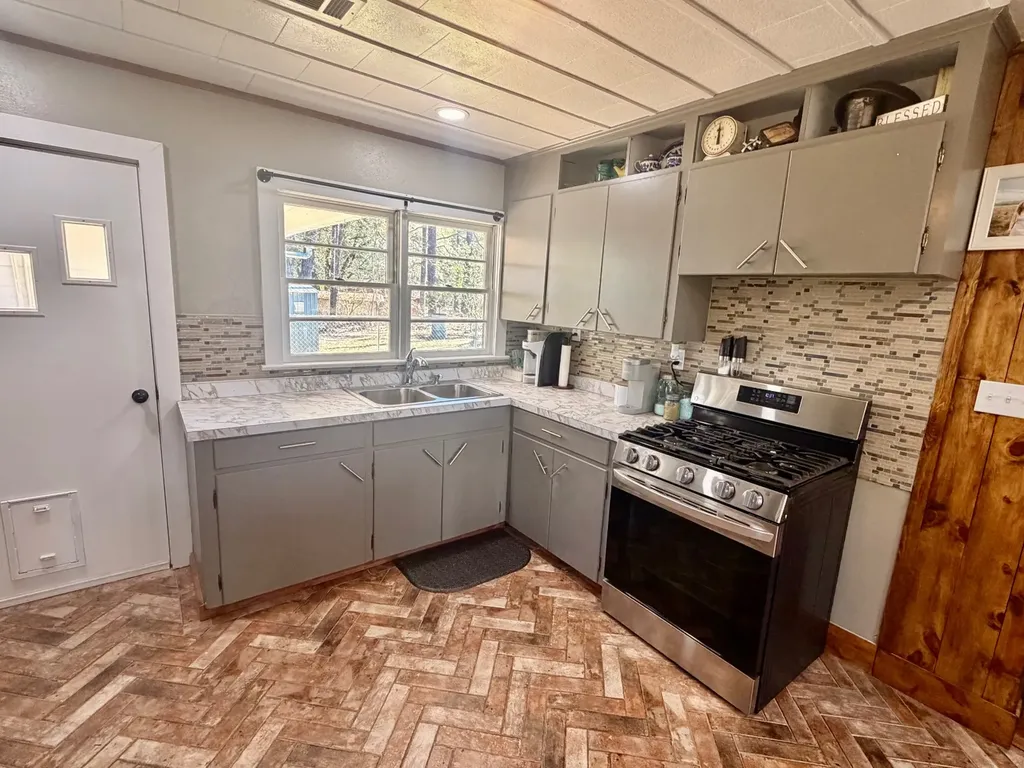 27 Irving Adams Drive Chatom AL 36518