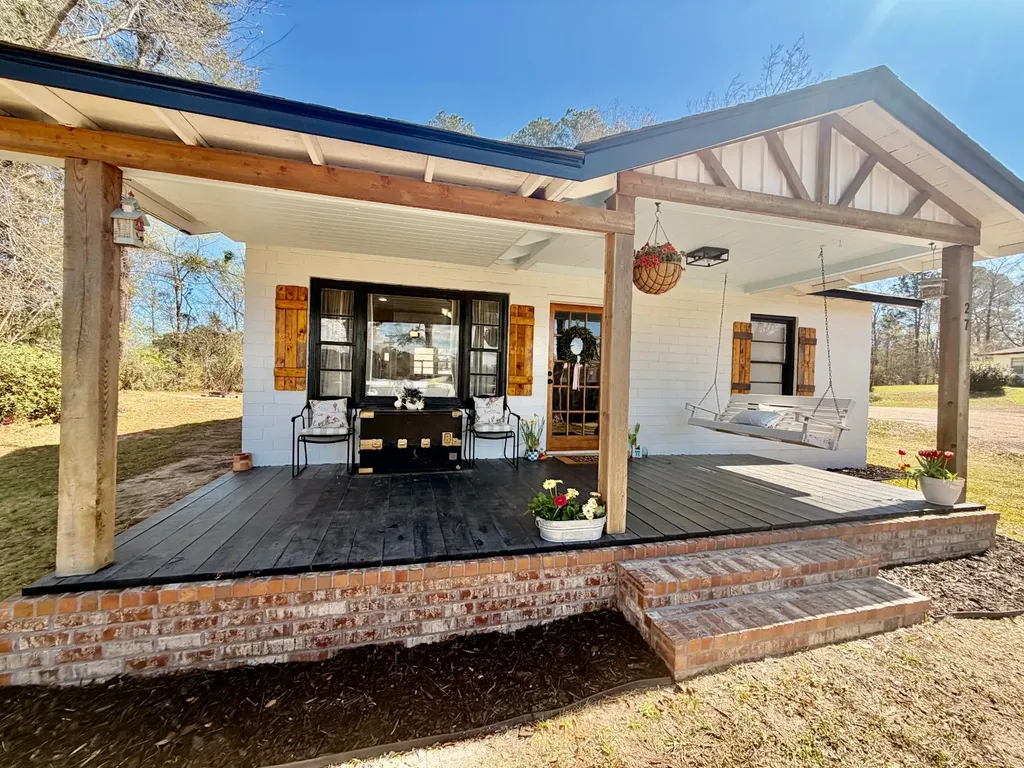 27 Irving Adams Drive Chatom AL 36518