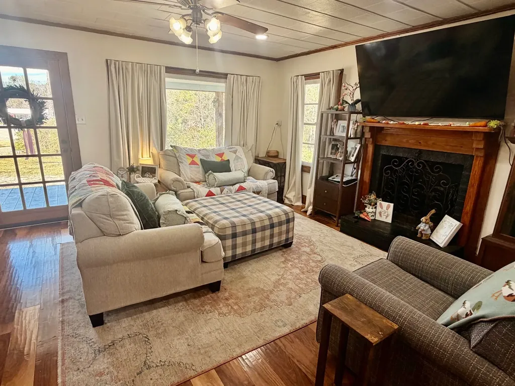 27 Irving Adams Drive Chatom AL 36518
