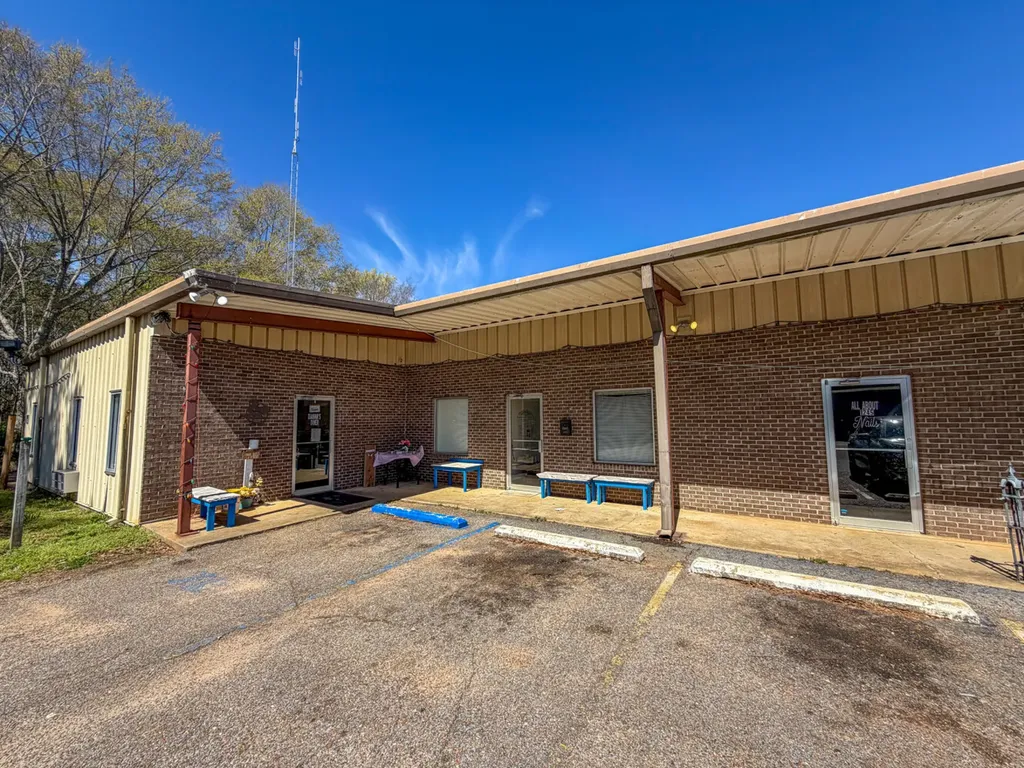 1243 Washington Street Marion AL 36756