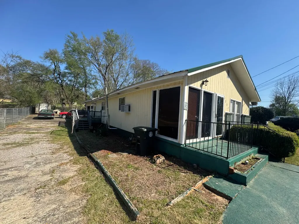 3221 46th SW Street Birmingham AL 35221