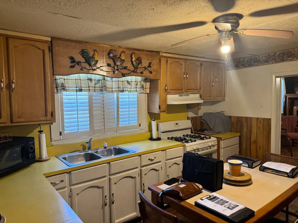 3221 46th SW Street Birmingham AL 35221