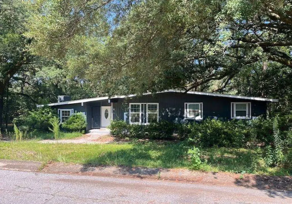 2113 Cornell Drive Mobile AL 36618