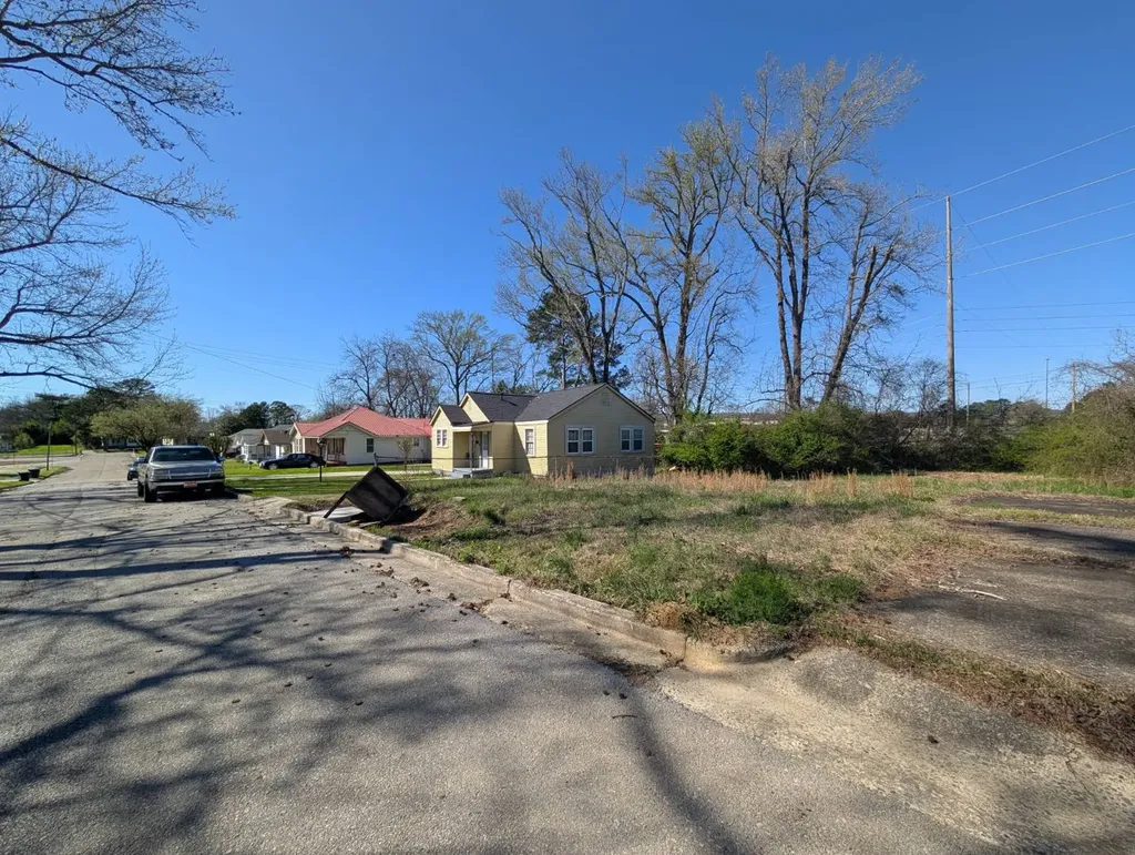 516 Doyle Street Gadsden AL 35903