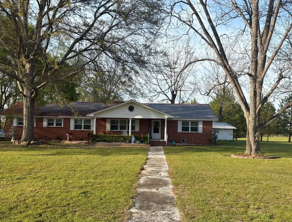 3988 Barrytown Road Gilbertown AL 36908