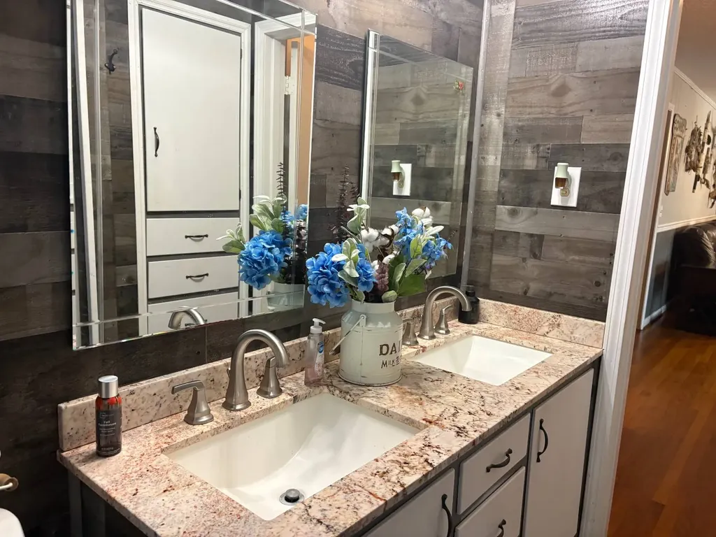 3988 Barrytown Road Gilbertown AL 36908