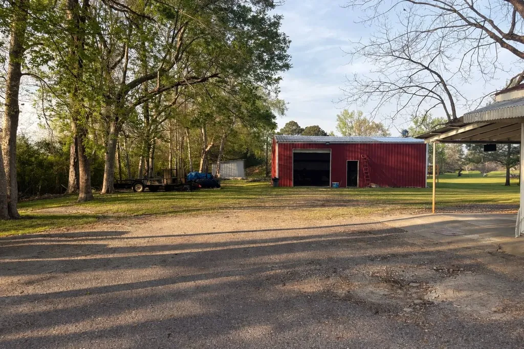 3988 Barrytown Road Gilbertown AL 36908