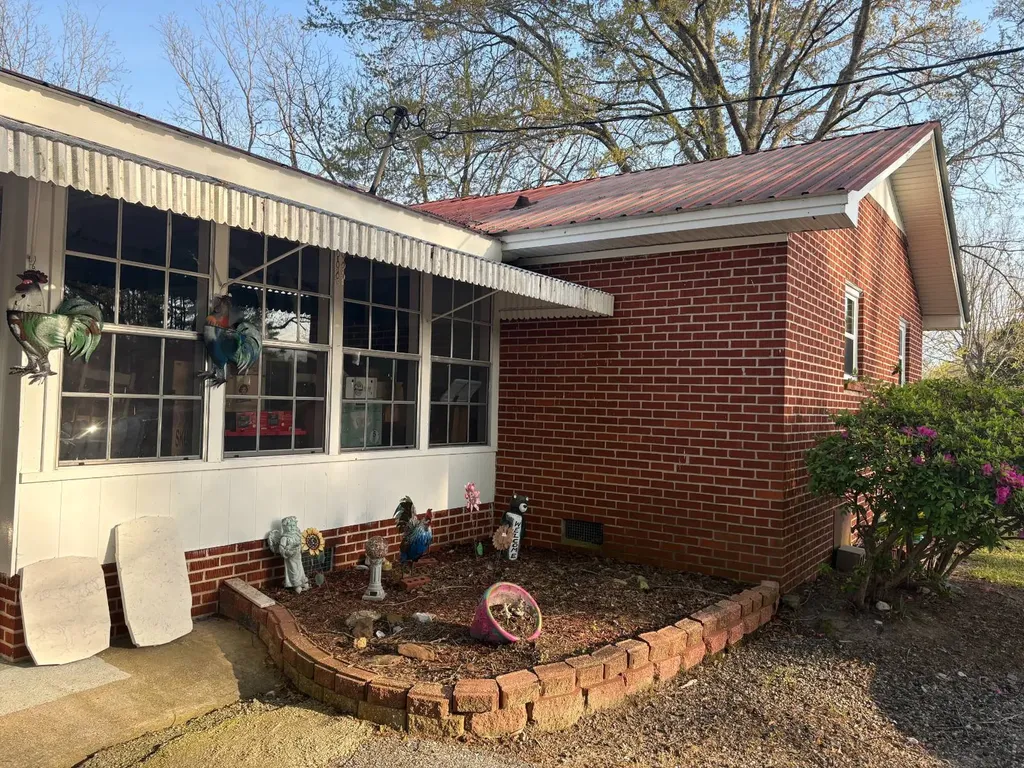 3988 Barrytown Road Gilbertown AL 36908