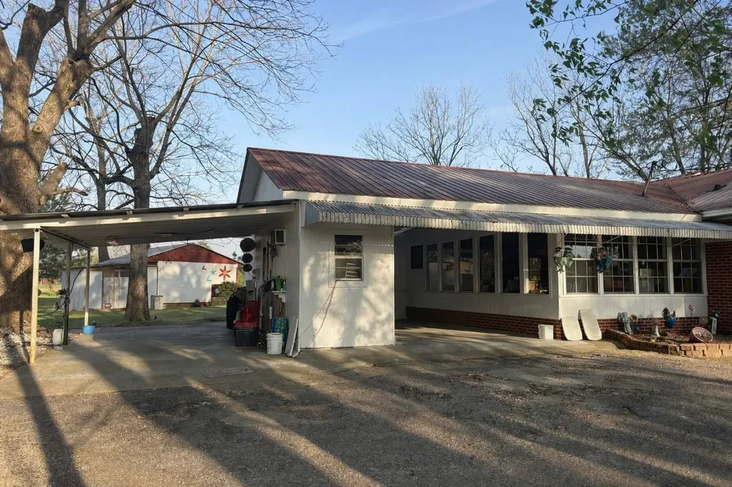 3988 Barrytown Road Gilbertown AL 36908