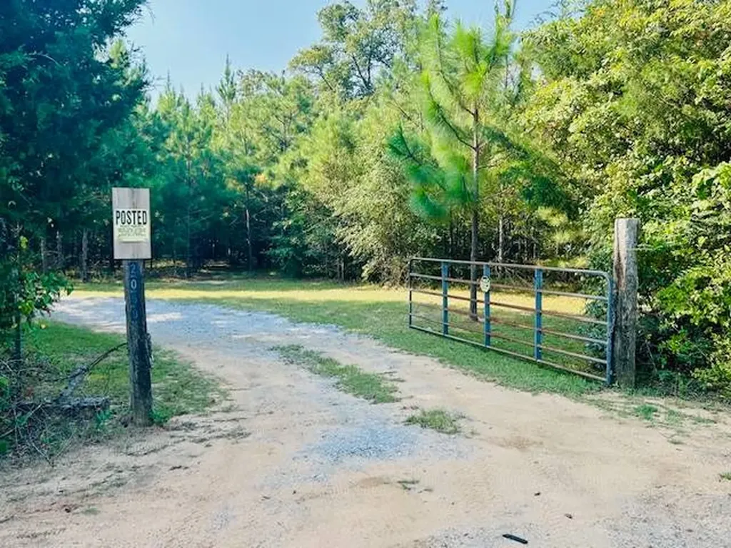 2059 Monterey Road Forest Home AL 36030