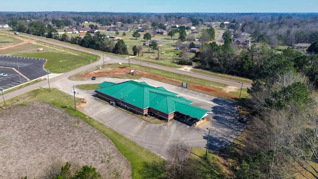 7717 Al Hwy 22e Valley Grande AL 36701