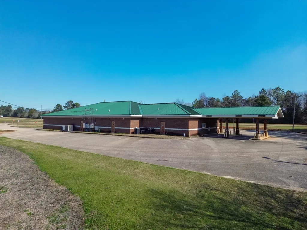 7717 Al Hwy 22e Valley Grande AL 36701