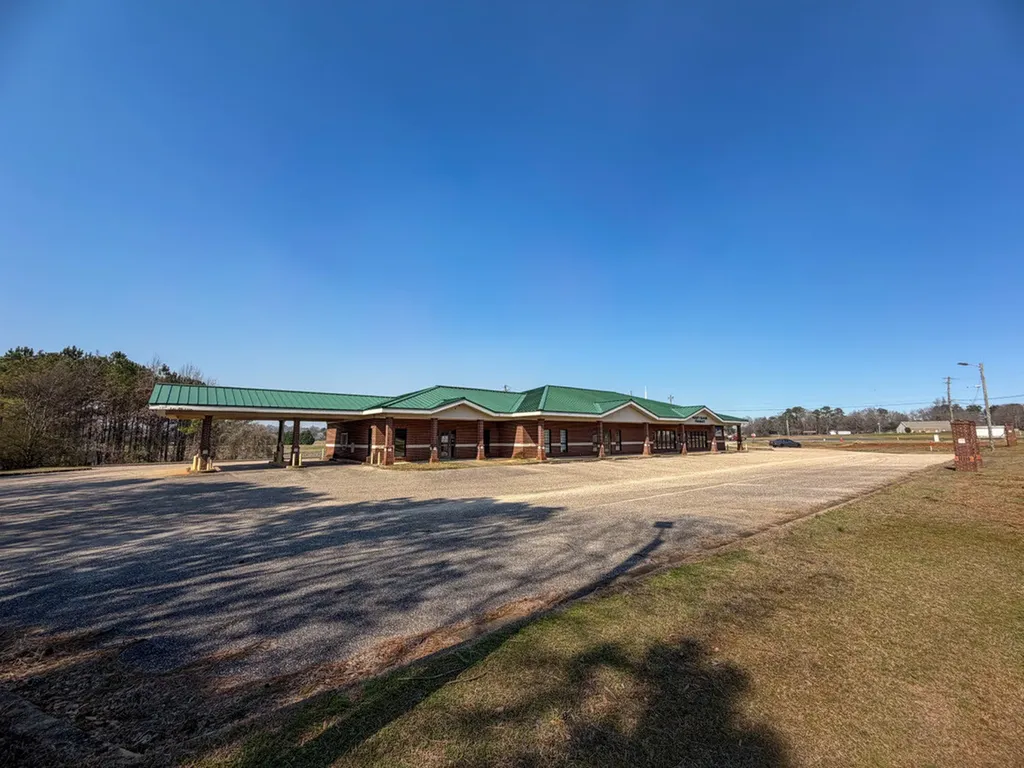 7717 Al Hwy 22e Valley Grande AL 36701