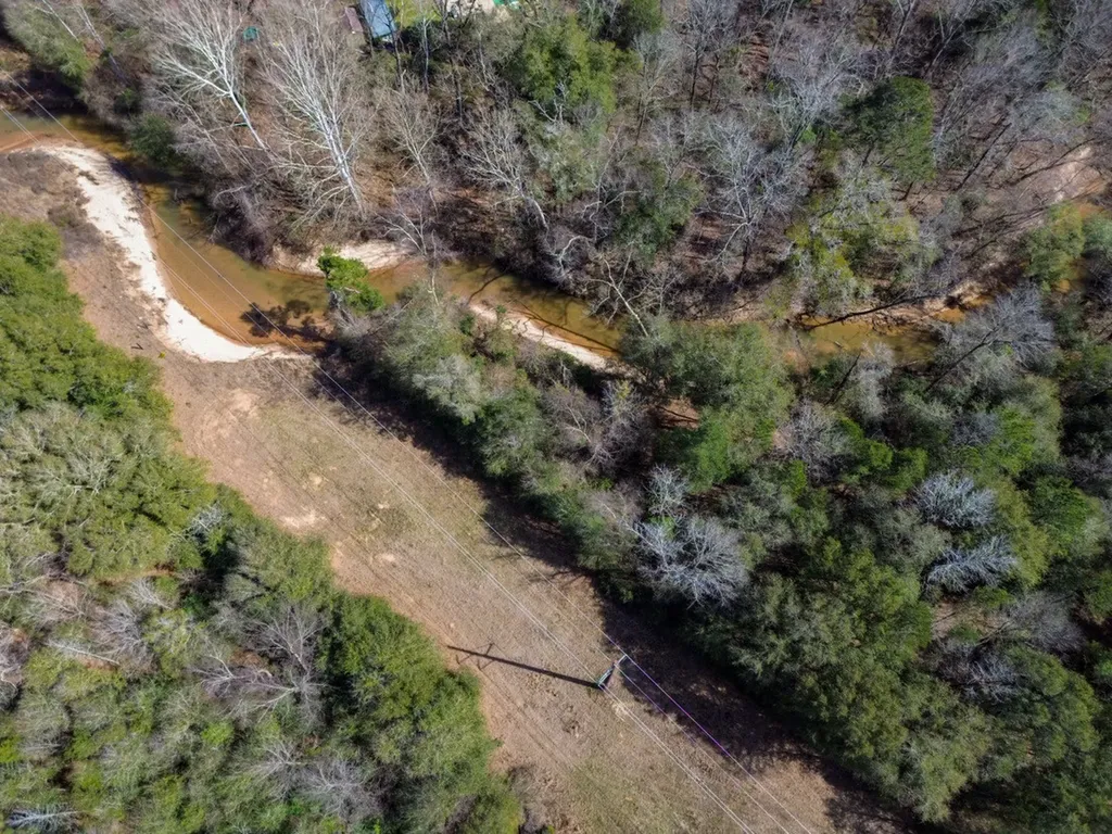 000 Private Road Berry Road Valley Grande AL 36701