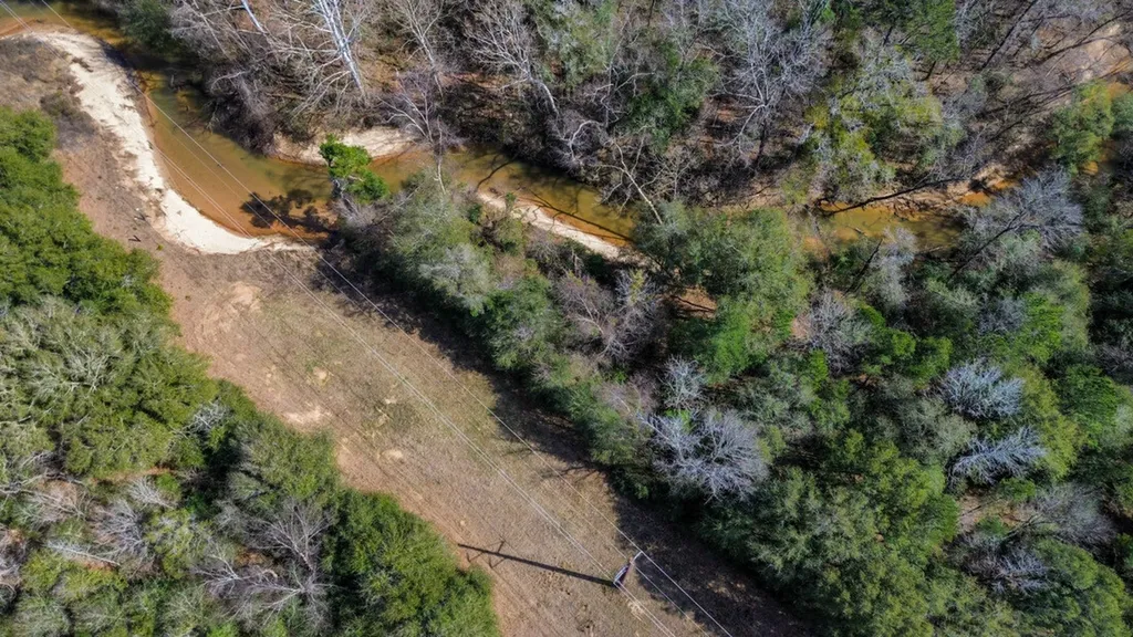000 Private Road Berry Road Valley Grande AL 36701