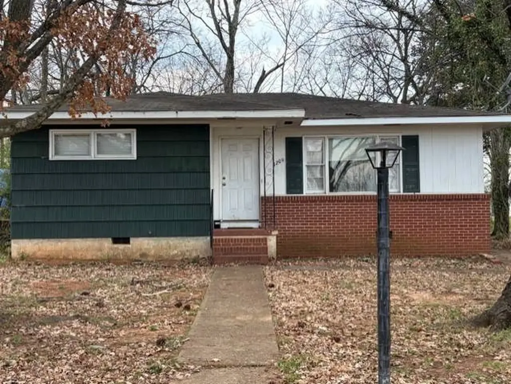 1209 11th Avenue SE Decatur AL 35601