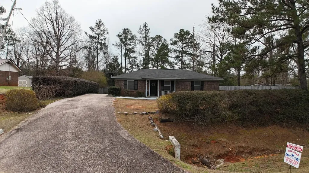 1617 Hebron Road Grove Hill AL 36451