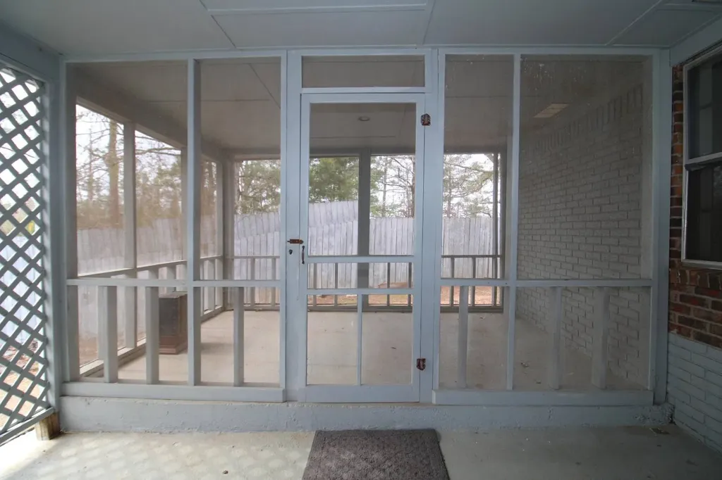 1617 Hebron Road Grove Hill AL 36451
