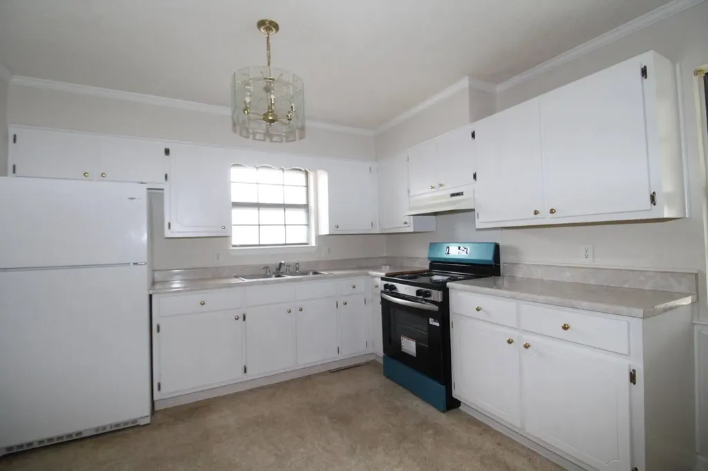 1617 Hebron Road Grove Hill AL 36451