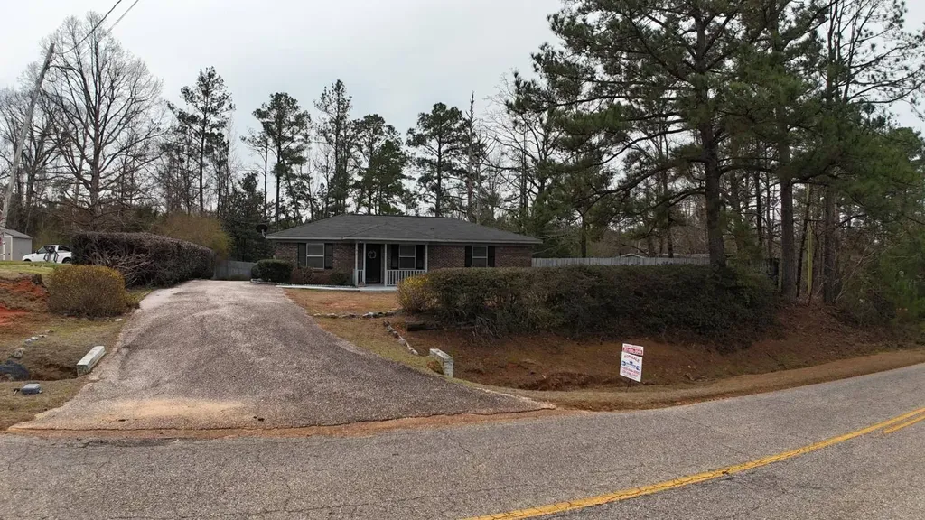 1617 Hebron Road Grove Hill AL 36451