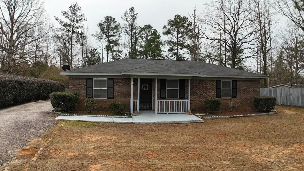 1617 Hebron Road Grove Hill AL 36451