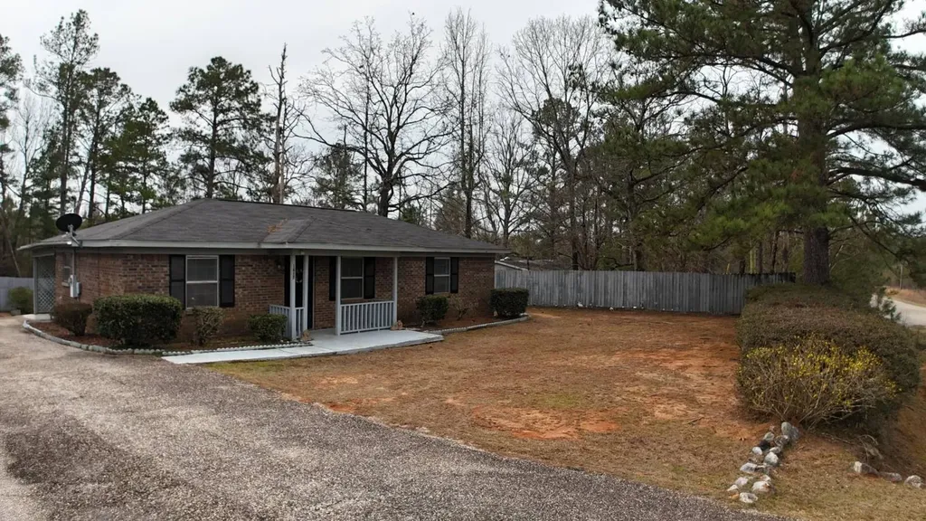 1617 Hebron Road Grove Hill AL 36451