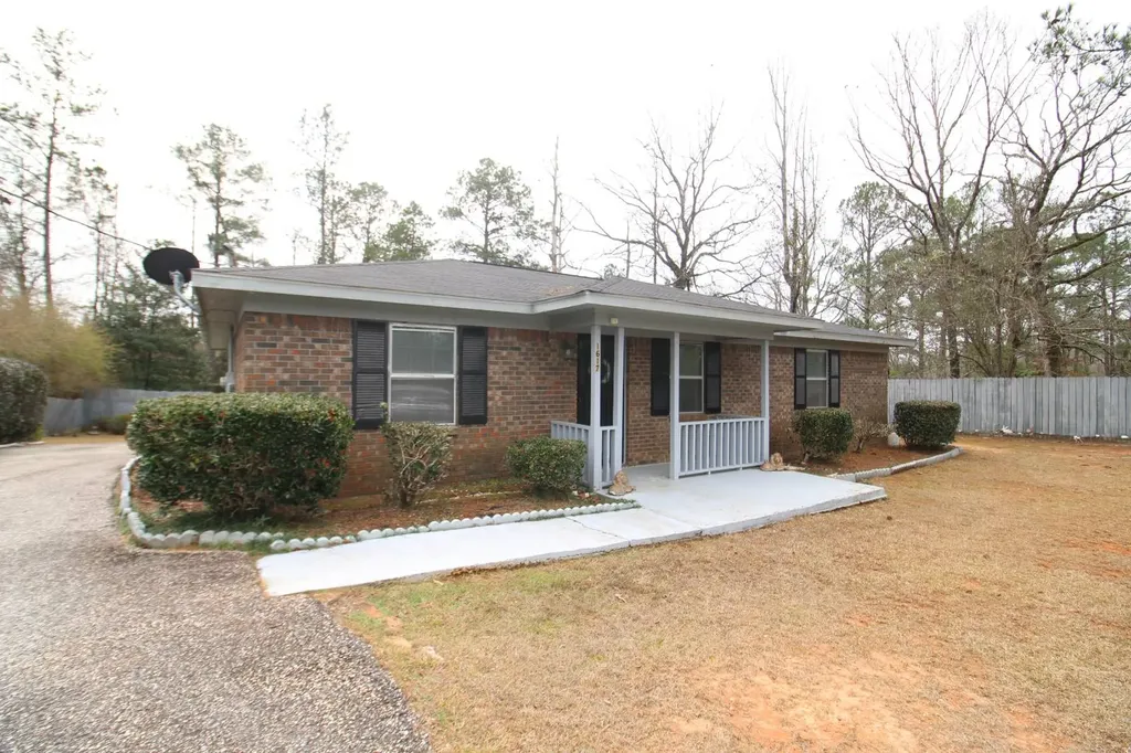 1617 Hebron Road Grove Hill AL 36451