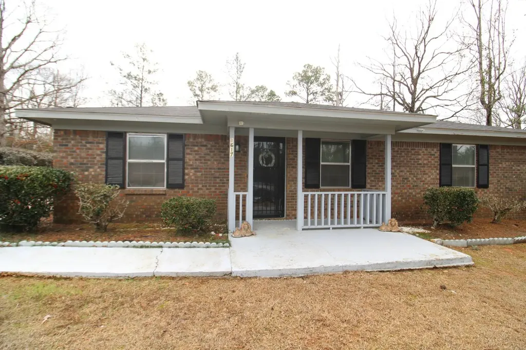1617 Hebron Road Grove Hill AL 36451