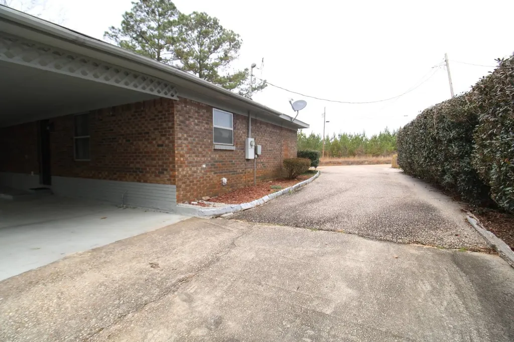 1617 Hebron Road Grove Hill AL 36451