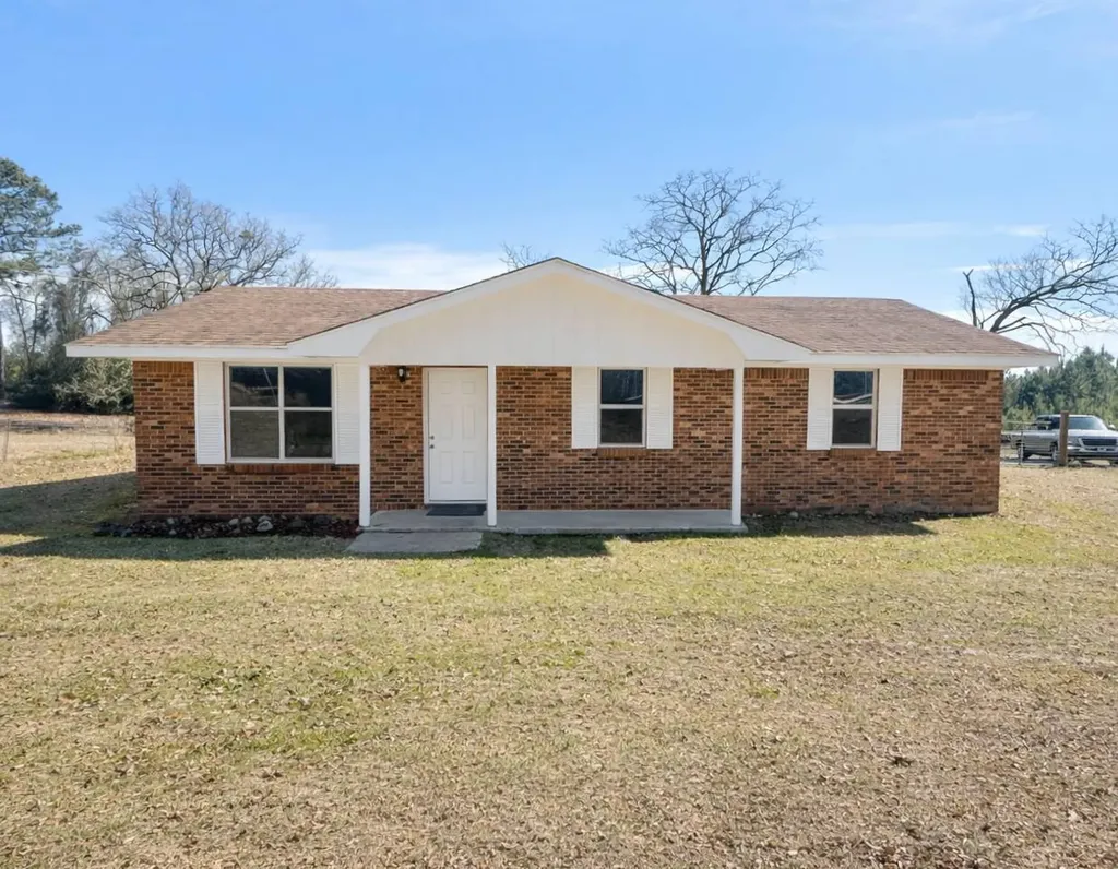 823 Simuel Lane Prattville AL 36067
