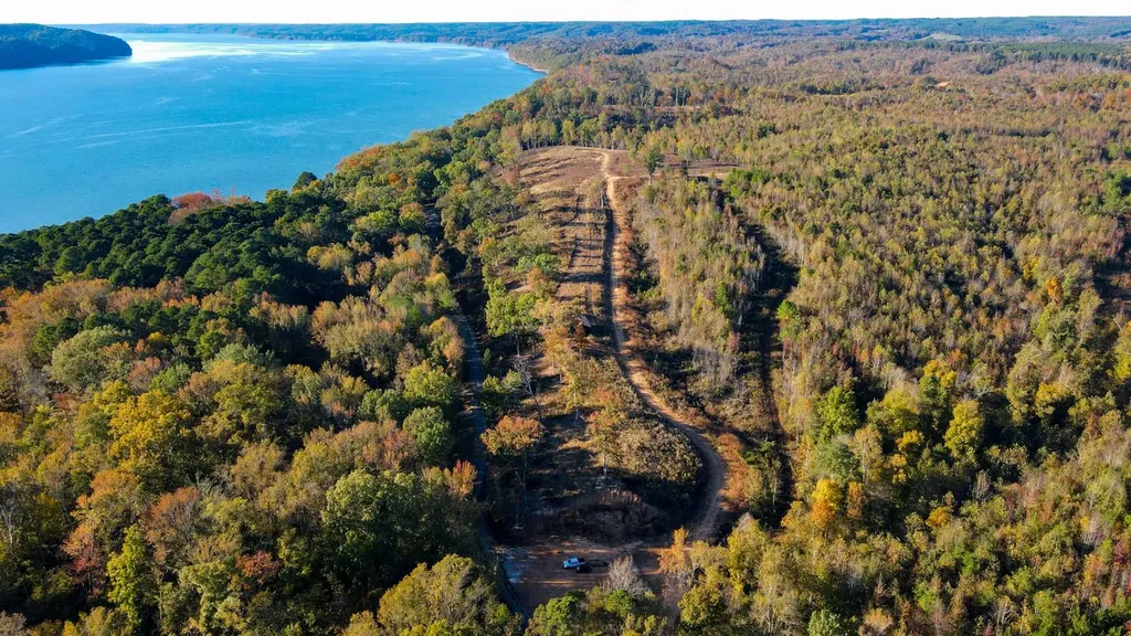 14 Lake Bend Shores Drive Florence AL 35633