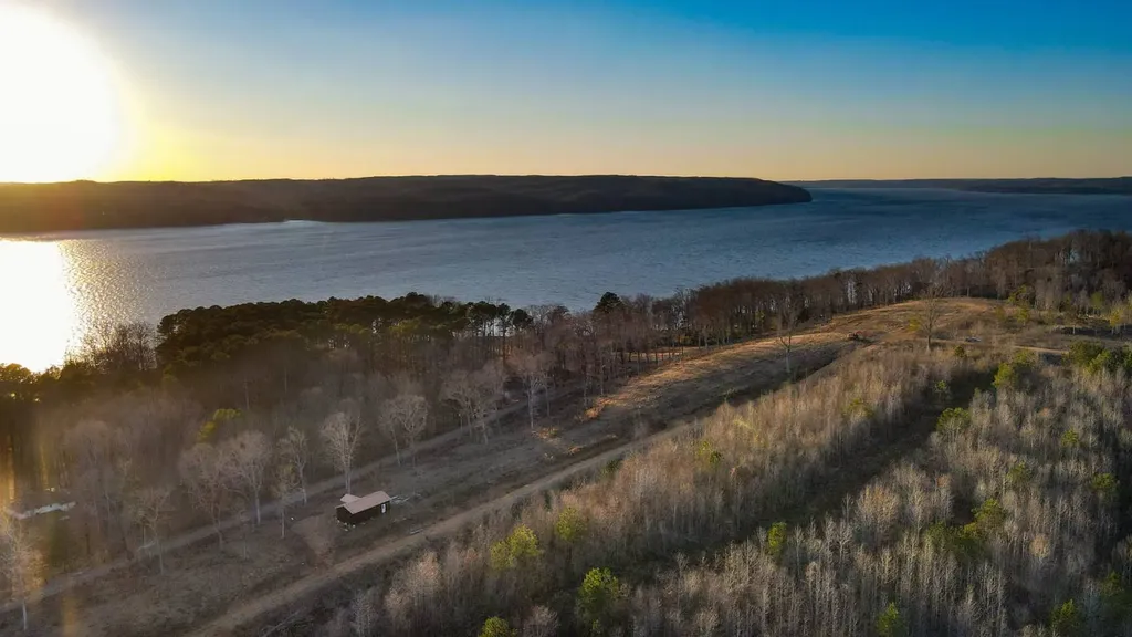 14 Lake Bend Shores Drive Florence AL 35633