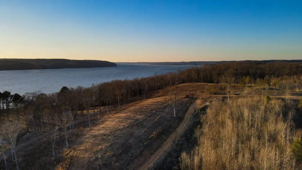 14 Lake Bend Shores Drive Florence AL 35633