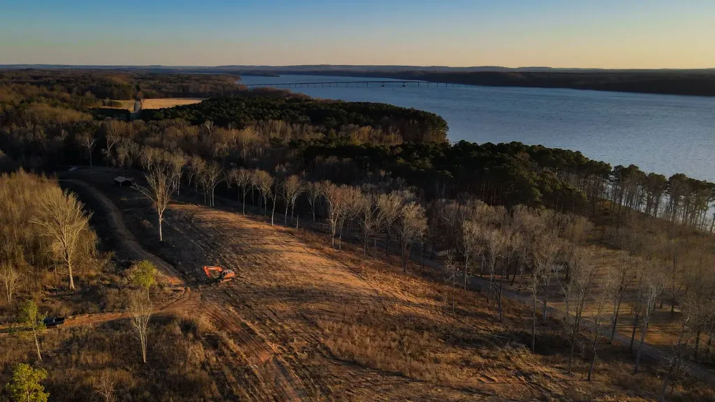 13 Lake Bend Shores Drive Florence AL 35633