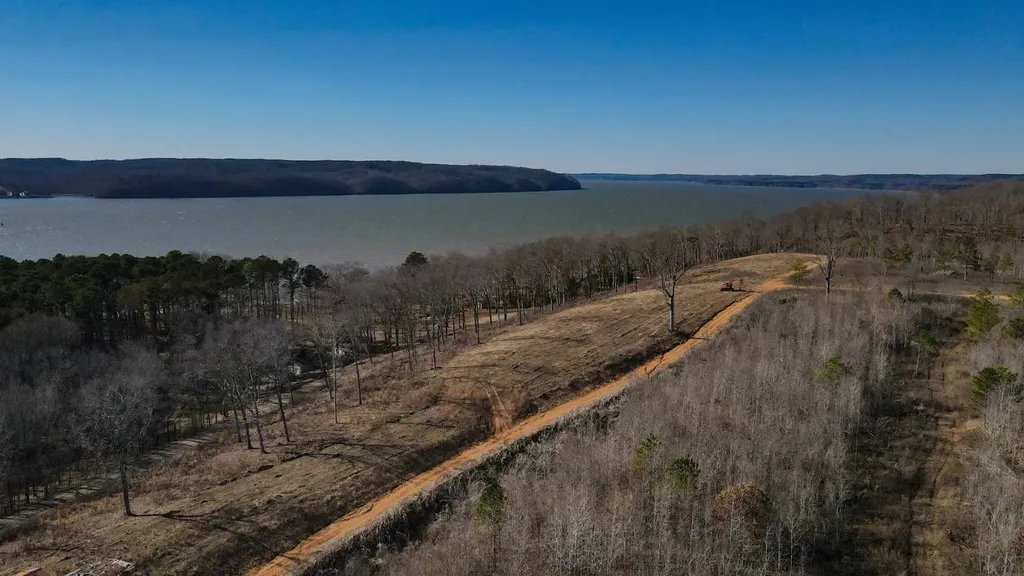 13 Lake Bend Shores Drive Florence AL 35633