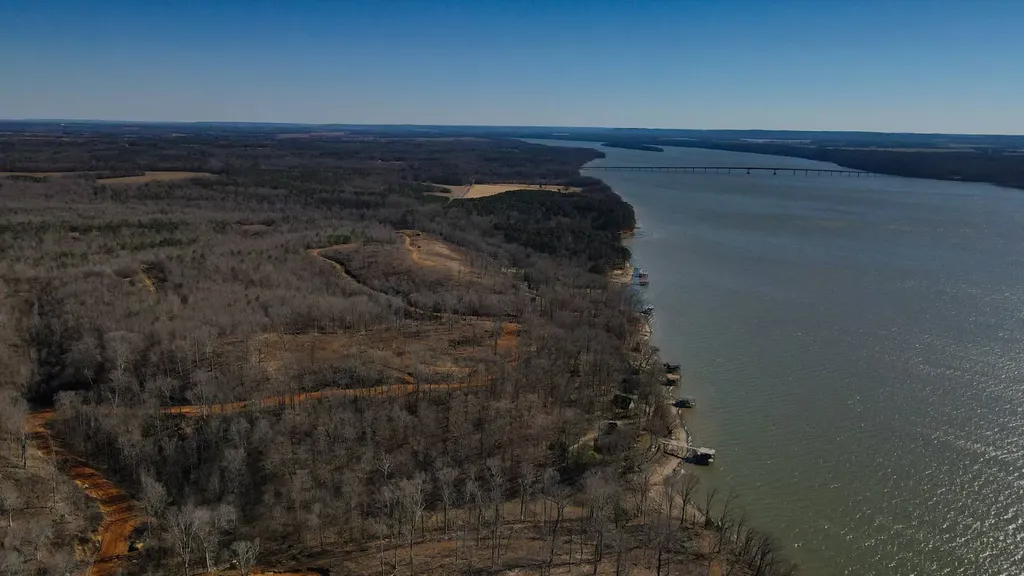 11 Lake Bend Shores Drive Florence AL 35633