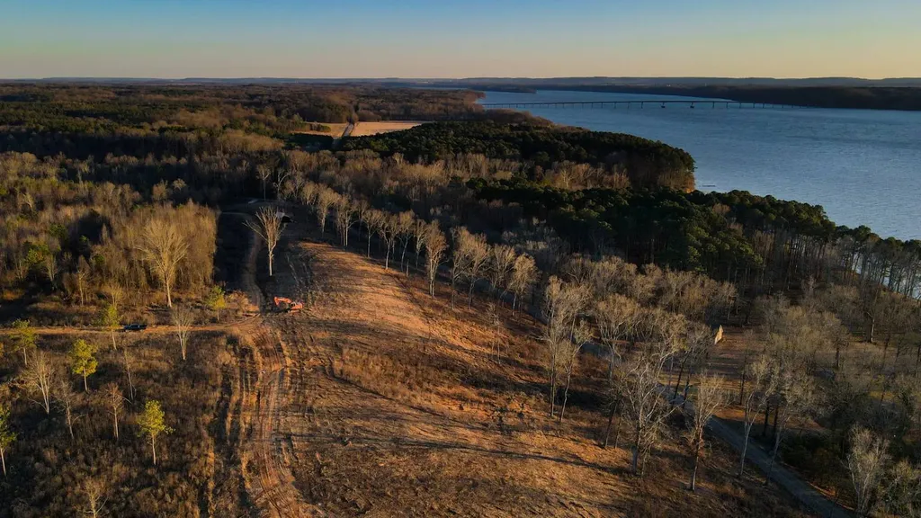 11 Lake Bend Shores Drive Florence AL 35633