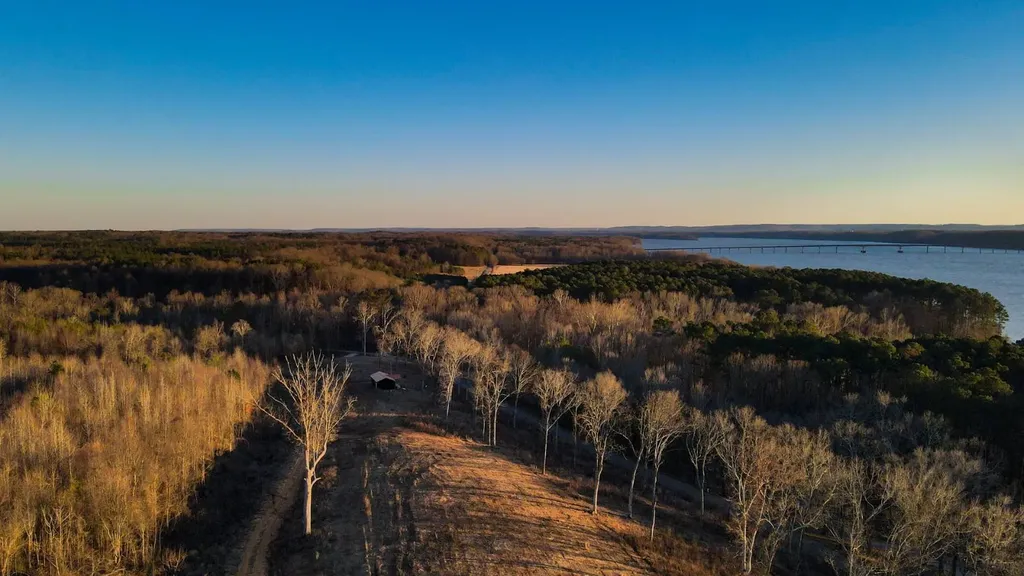 11 Lake Bend Shores Drive Florence AL 35633