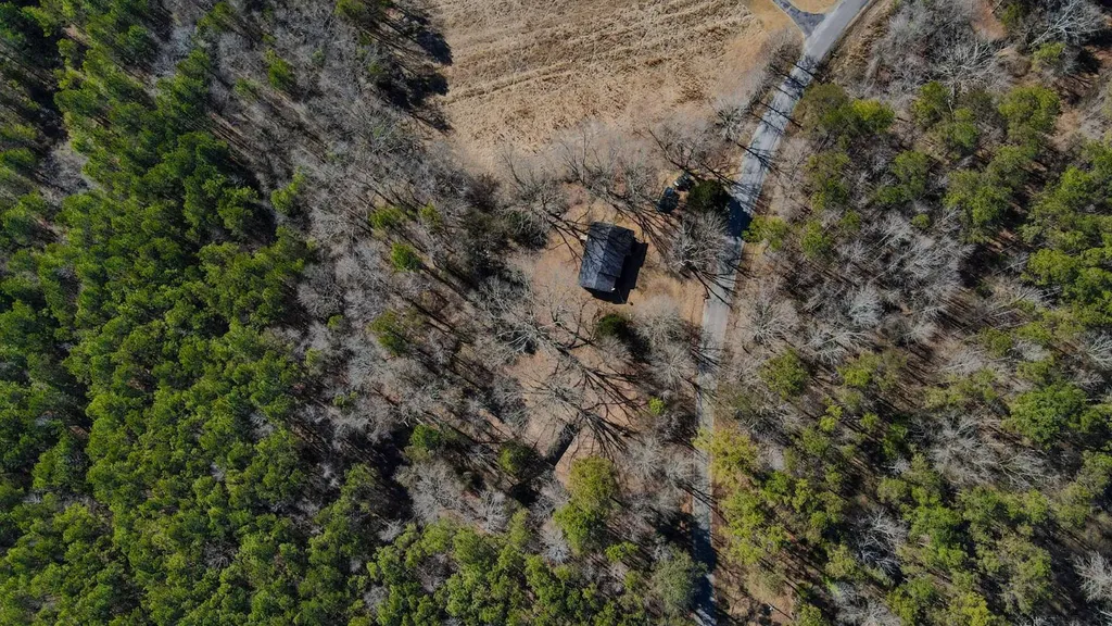 6097 Co Highway 157 Hamilton AL 35570