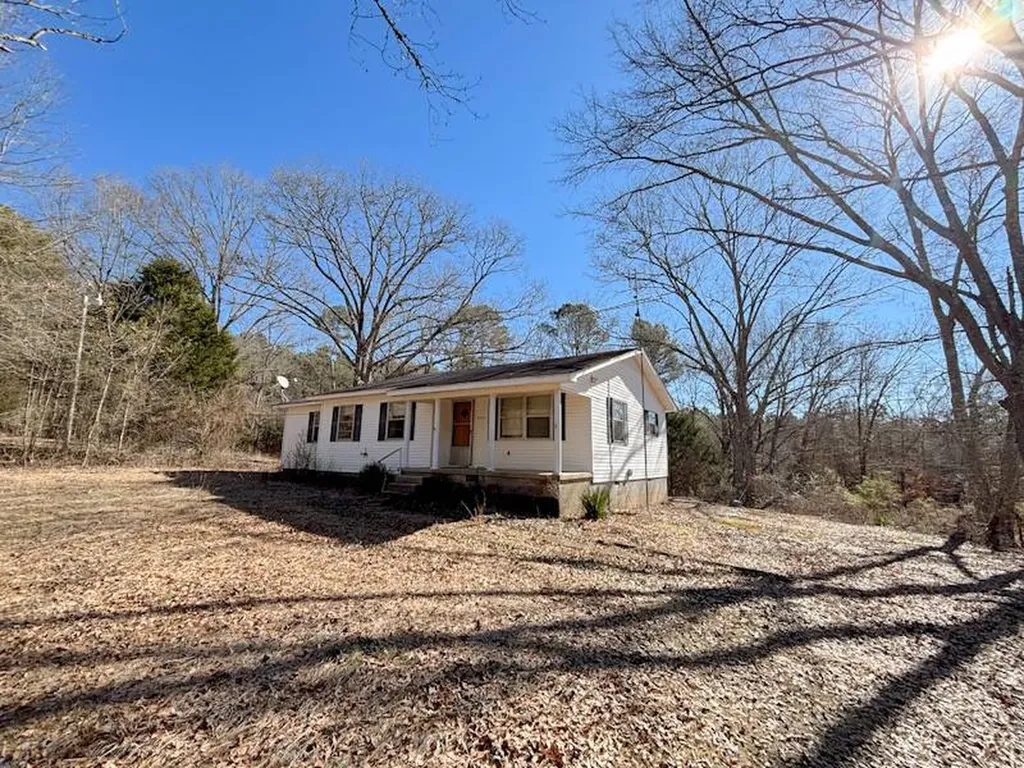 6097 Co Highway 157 Hamilton AL 35570