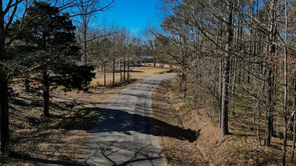 6097 Co Highway 157 Hamilton AL 35570