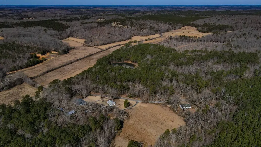 6097 Co Highway 157 Hamilton AL 35570