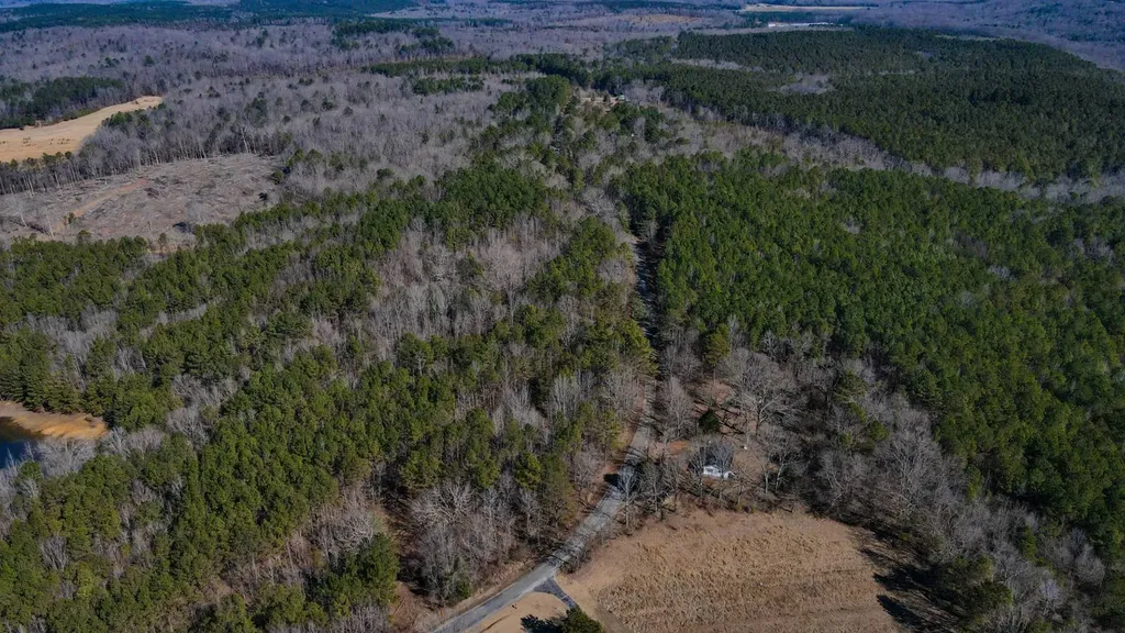 6097 Co Highway 157 Hamilton AL 35570