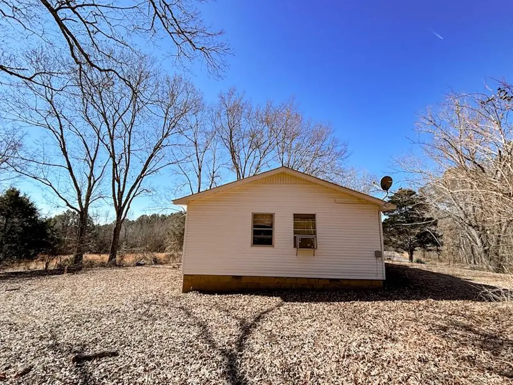 6097 Co Highway 157 Hamilton AL 35570