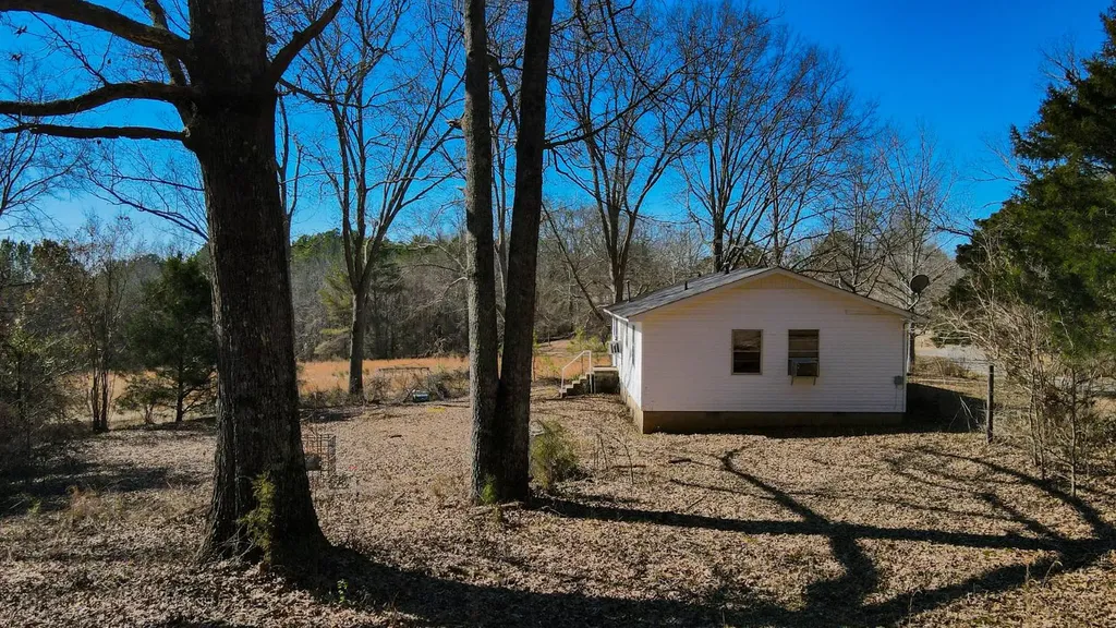 6097 Co Highway 157 Hamilton AL 35570